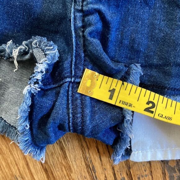 O T B Juniors Raw Hem Jean Shorty Shorts Size 1 - Picture 8 of 8